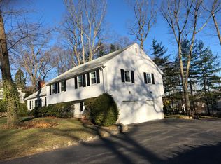27 Mayflower Rd, Winchester, MA 01890