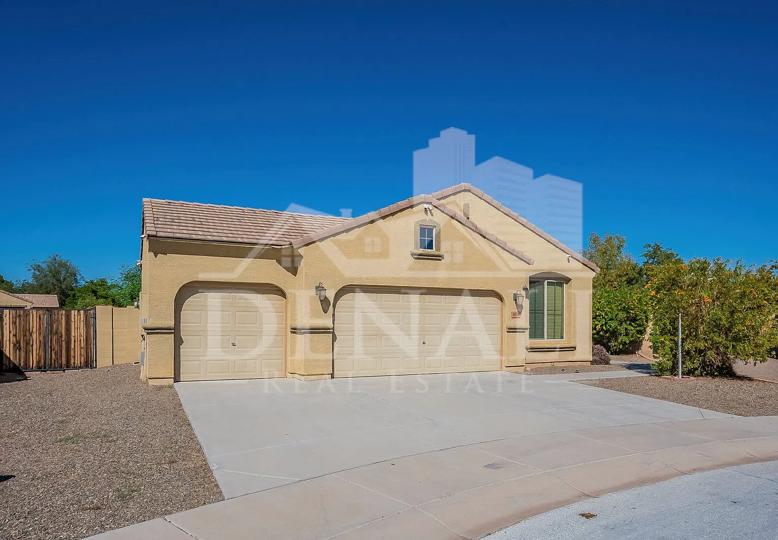 3 bed, 2.0 bath, 1870 sqft, $2,195 — Photo 3