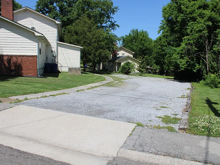 310 Florida Ave — Photo 11