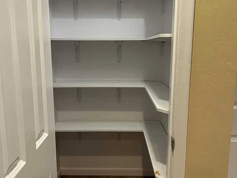 Kitchen pantry