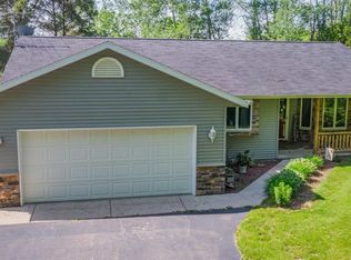 E8869 Manske Rd, New London, WI 54961