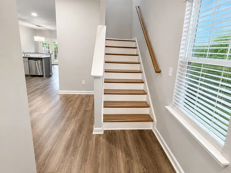 1181 Coopers Ridge Ln — Photo 2