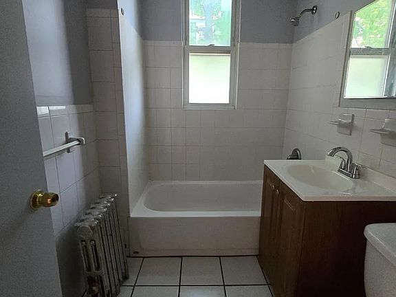 2nd image of 32-34 Kenmore Ave #202R