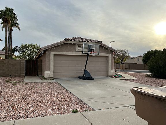 3rd image of 9579 W Sunnyslope Ln