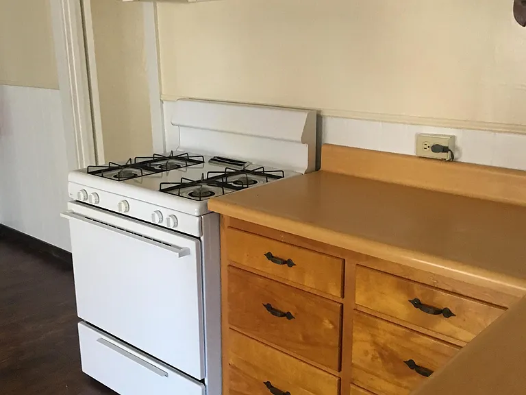219 Blackburn St — Photo 6