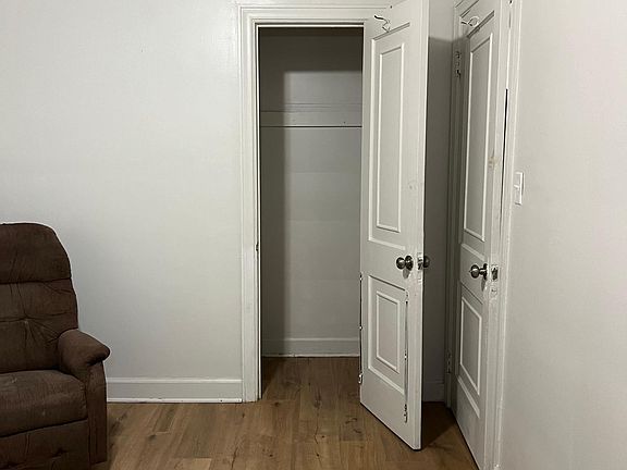 Second bedroom with the closet