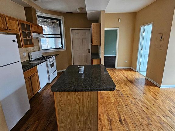 3rd image of 5900 S King Dr APT 2