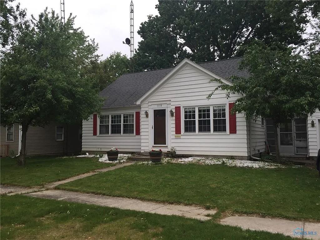 1118 Latty St photo 1