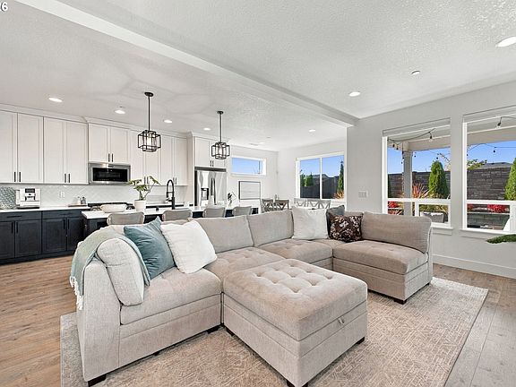 4th image of 1101 S 46th Pl