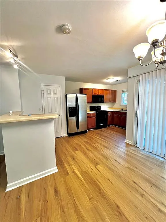 3 bed, 2.5 bath, 1512 sqft, $2,175 — Photo 4