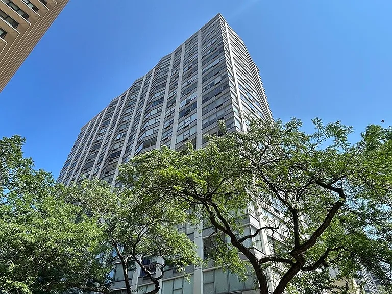 5757 N Sheridan Rd #7D — Photo 1