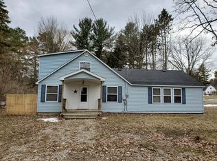 102 E Elm St, Harrison, MI 48625