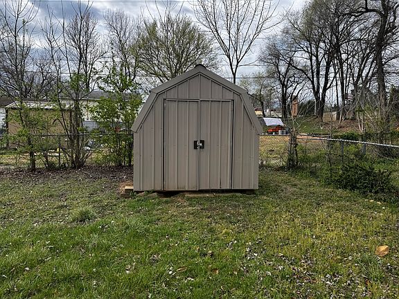 4th image of 1048 6th Street
