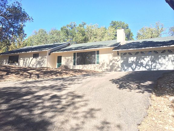Front of House 3/4down drive
