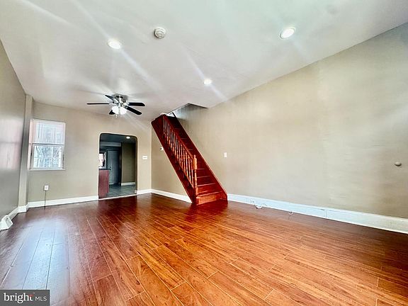 2nd image of 2450 S American St