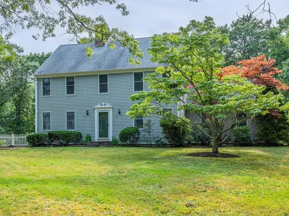 10 Crestview Dr, East Sandwich, MA 02537