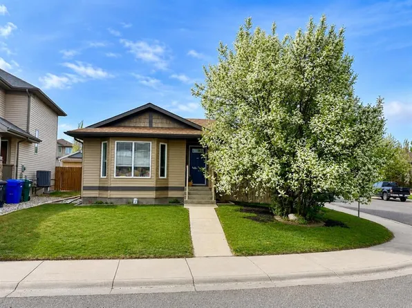 118 NW Silkstone Rd W, Lethbridge, AB T1J 2G3