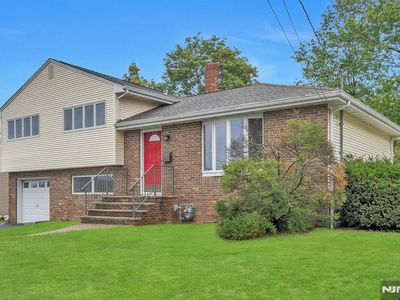 15 Crest Rd, Emerson, NJ, 07630