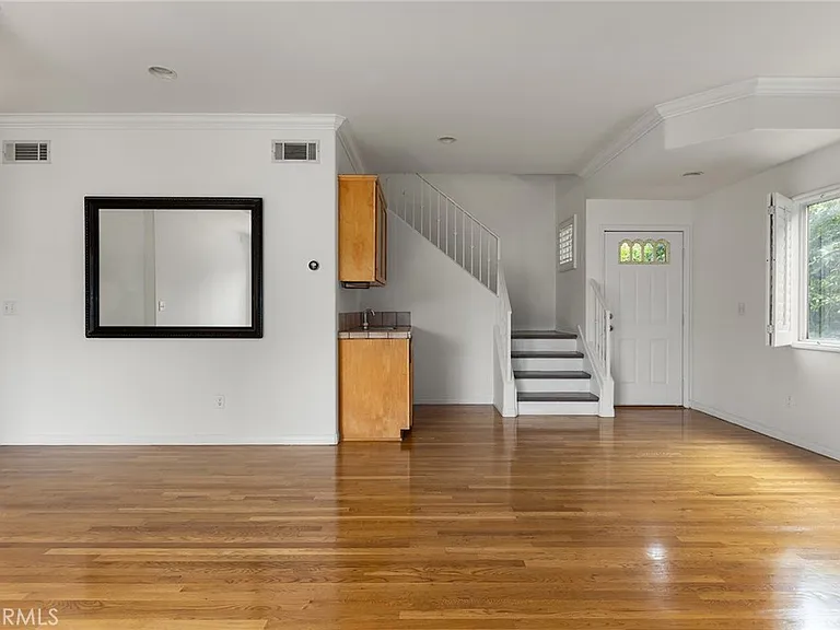 14328 Magnolia Blvd #2 — Photo 2