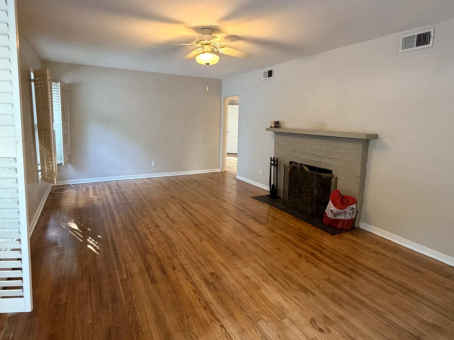 760 N Westmoreland Dr — Photo 4