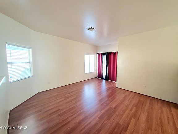 4th image of 6639 S Venetian Dr