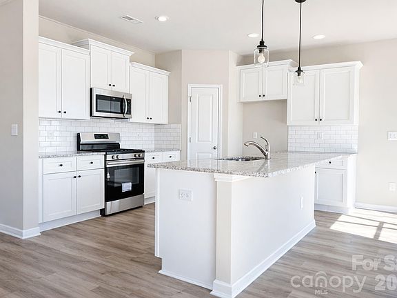 2nd image of 13123 Hamilton Rd