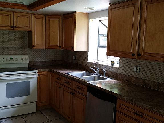 5th image of 3819 E Lakeshore Dr