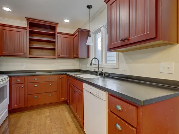 1055 Surrey Ct, Casper, WY 82609