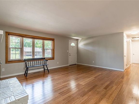 3rd image of 164 Martha Ave