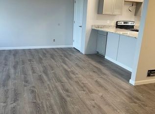 901 27th St #3, Anacortes, WA 98221