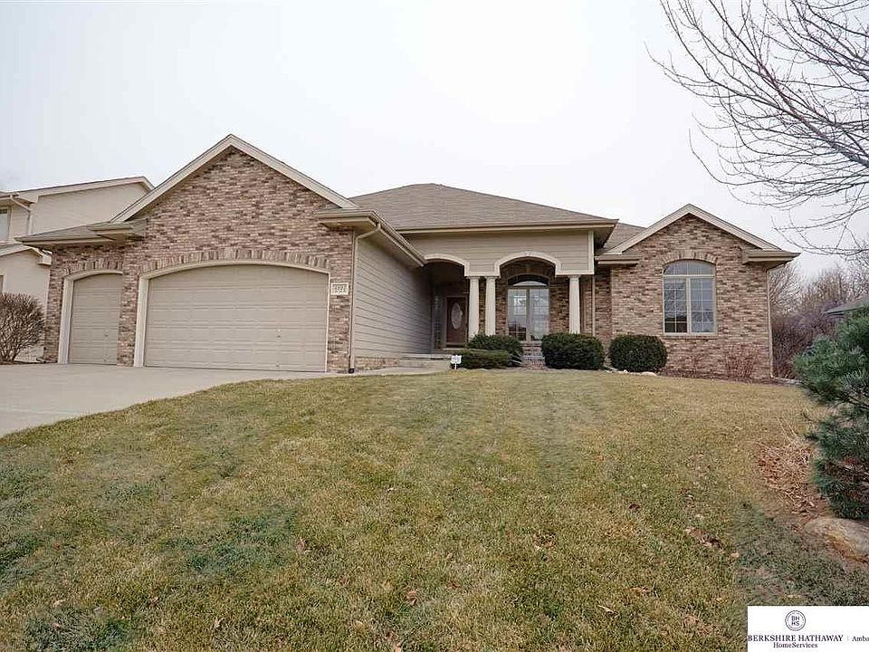 1st image of 4825 S 196th St