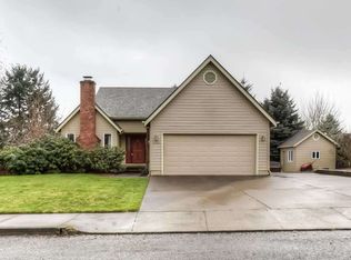 2420 SW Maplewood Dr, Dallas, OR 97338