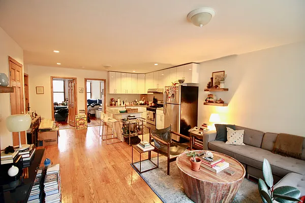 Rented by Grand & Co. | media 29