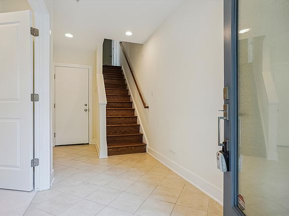 2nd image of 3003 District Ave