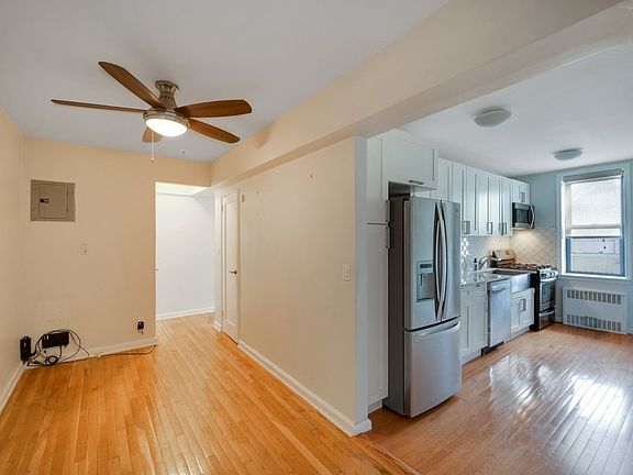 3rd image of 3535 Kings College Pl APT 6D