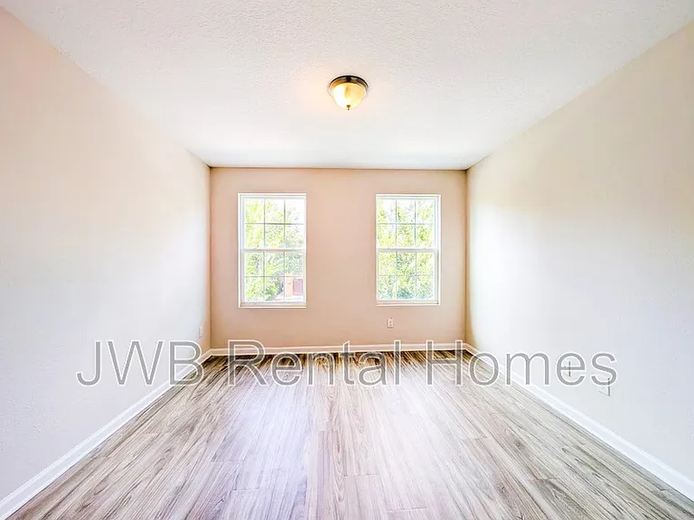 6869 Lake Mist Ln — Photo 8