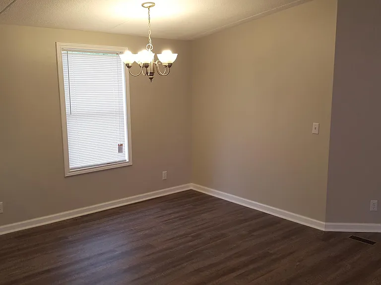 1340 Belfield Rd — Photo 5