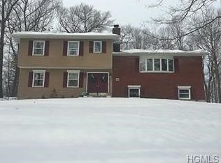 17 Peel Ln, Wappingers Falls, NY 12590