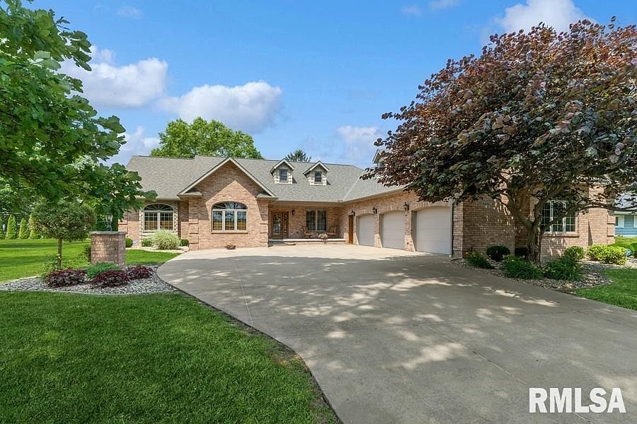1st image of 3232 Lincoln Park Dr