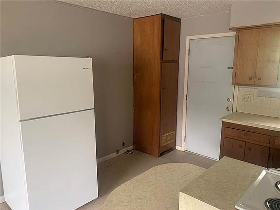 5th image of 1046 W Pettigrew St