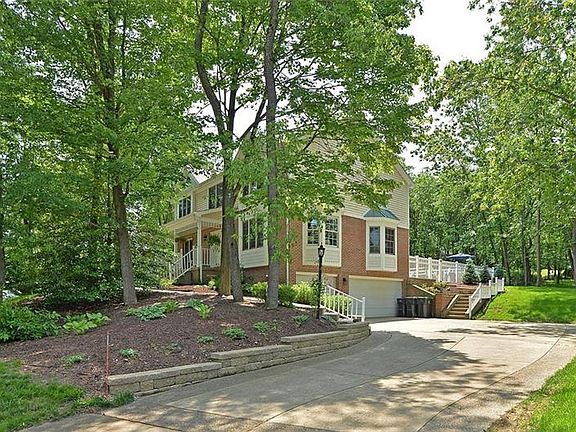 2nd image of 302 Waterford Ct