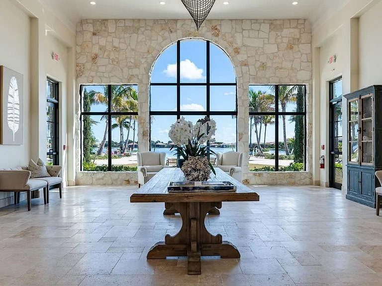 262 Toscavilla Blvd — Photo 3