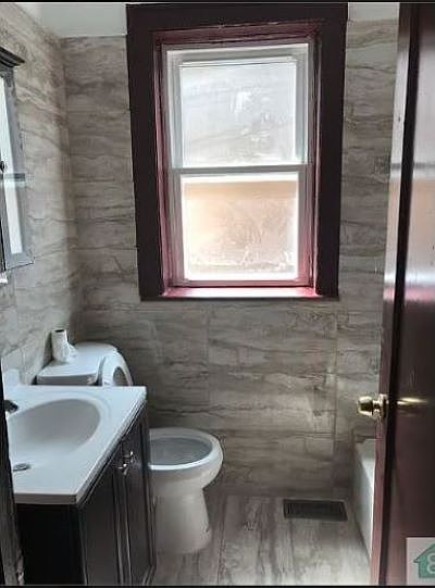 1st image of 9411 S Laflin St #1