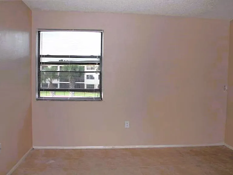 1999 Kings Hwy #13 — Photo 13
