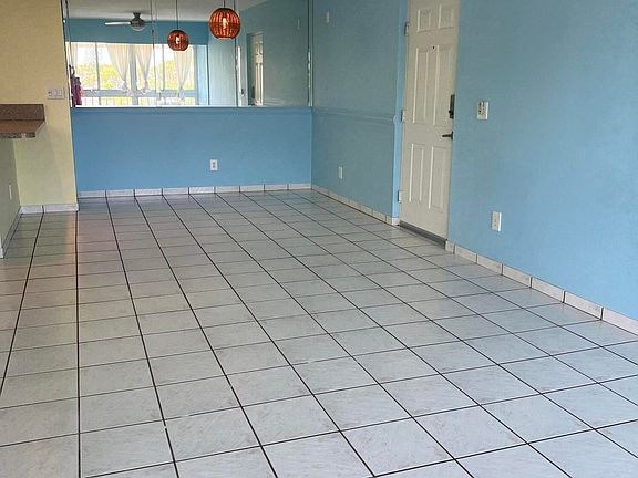 5th image of 969 Sonesta Ave NE APT 206