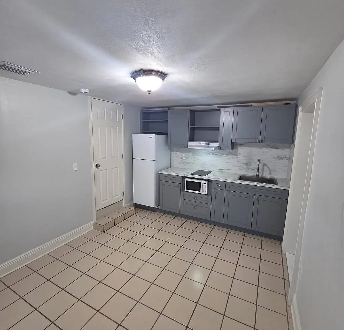 1 bed, 500 sqft, $1,700 — Photo 2