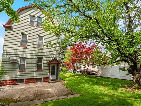4th image of 20 Parkview Ave
