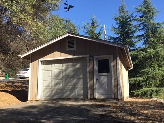 3rd image of 14127 Pepperwood Dr