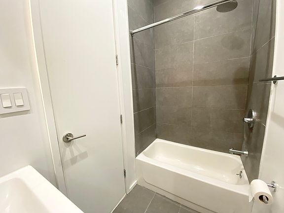 5th image of 410 W 36th St #1A