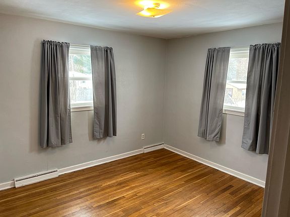 4th image of 125 Richards Ave